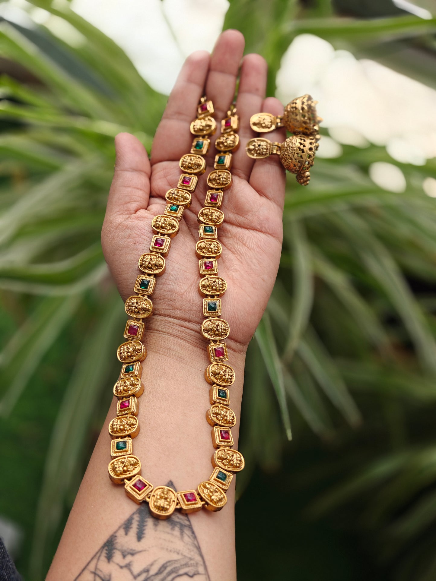 Annapurna Antique Haaram