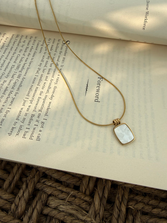 Pearl Glow Pendant Necklace