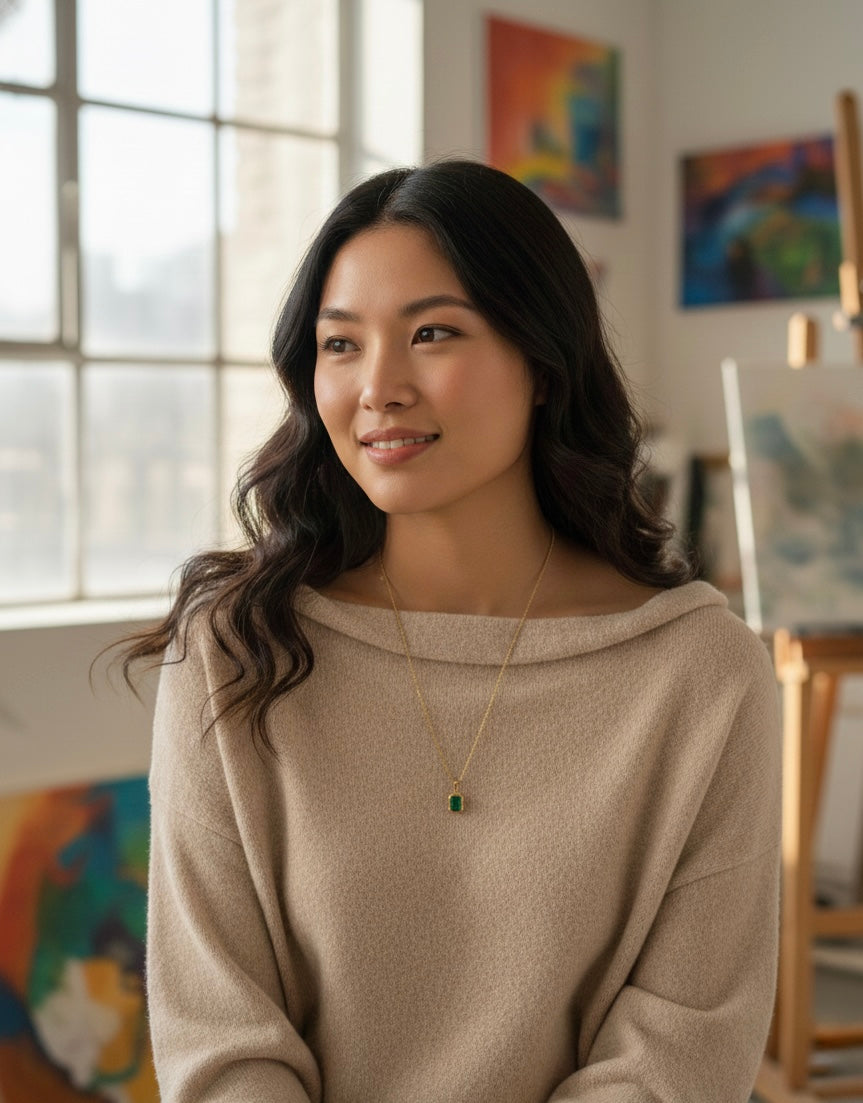 Emerald Glow Pendant Necklace