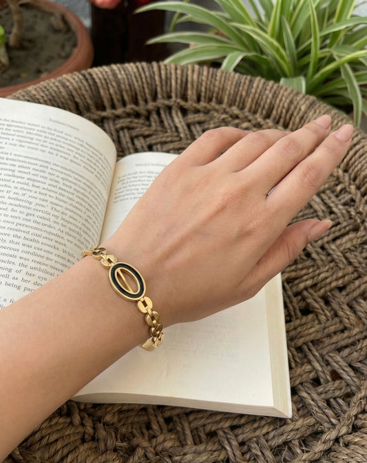 The Geometric Onyx Oval Bangle